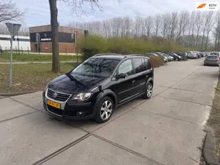 Volkswagen Touran 2.0 TDI Cross Clima.Navi
