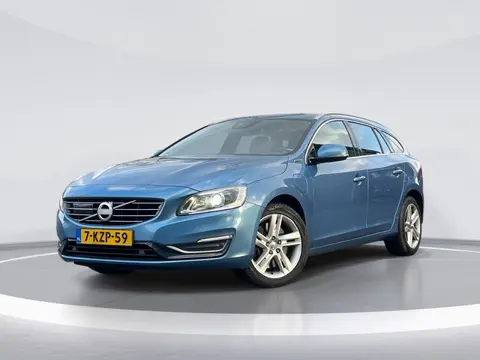 Volvo V60 2.4 D6 AWD Plug-In Hybrid Summum |TREKHAAK|VOLL ONDERHOUDEN| 18468 / 4763