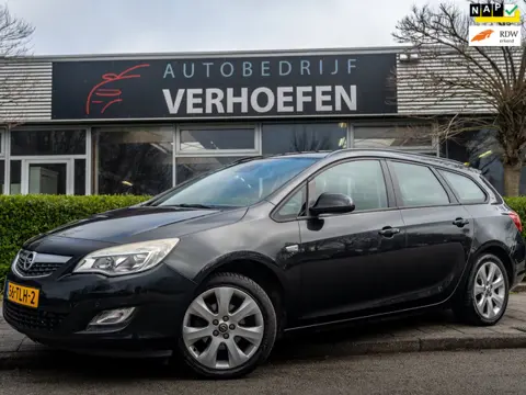 Opel Astra Sports Tourer 1.4 Edition - AIRCO - CRUISE / CLIMATE - PARKEER SENSOREN - ORG NL NAP !