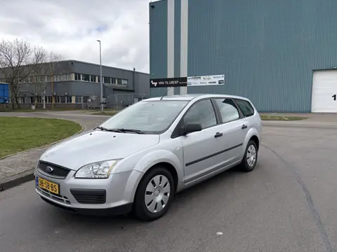 Ford FOCUS Wagon 1.6-16V Champion 101 PK. Leuke en zeer goed rijdende inruilauto met werkende airco 