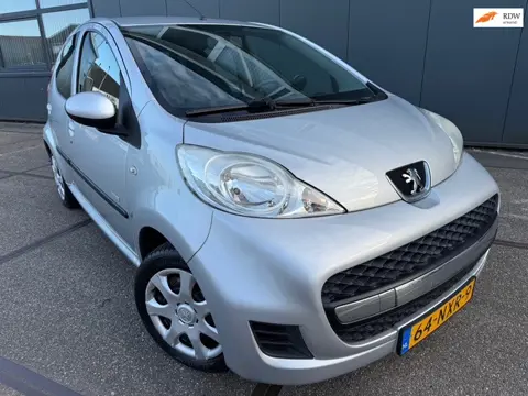 Peugeot 107 1.0-12V Millesim 200 | NAP | AIRCO | ELEK RAMEN |