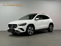 Mercedes-Benz GLA-klasse 180 Trekhaak | Open dak | Cruise control | Navigatie | Stoel-/stuurverwarmi