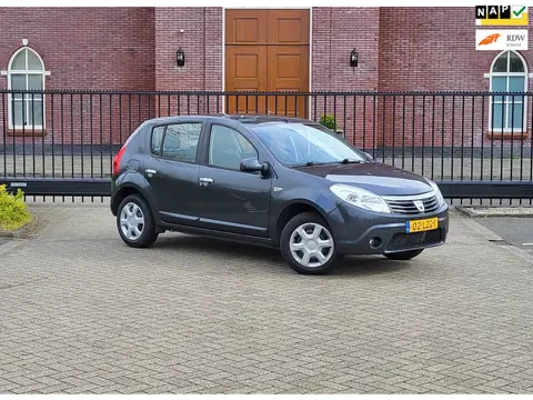 Dacia Sandero 1.4 Lauréate LPG / Airco / Elektrische ramen / NAP / Trekhaak