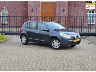 Dacia Sandero 1.4 Lauréate LPG / Airco / Elektrische ramen / NAP / Trekhaak