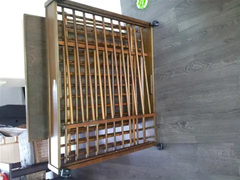 Bobita kinderbox bruin.