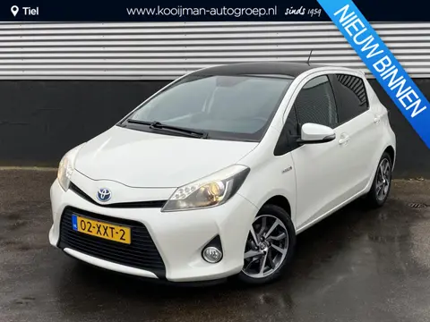 Toyota Yaris 1.5 Full Hybrid Dynamic VOLLEDIG DEALERONDERHOUDEN! PANORAMADAK, Navigatie, stoelverwar