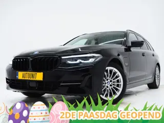 BMW 5 Serie Touring 530e | Leder | Trekhaak | Camera | Adaptive Cruise | Dodehoek | Stoelverwarming 