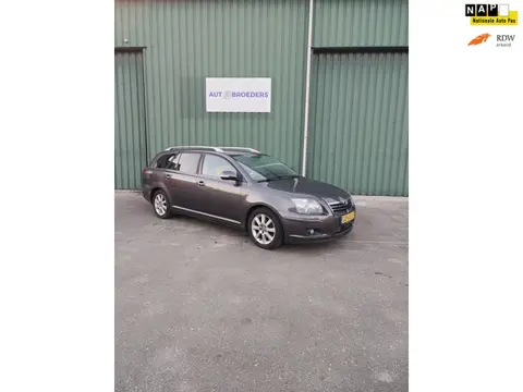 Toyota Avensis Wagon 2.0 VVTi Luna AIRC0 - TREKHAAK - CRUISE CONTROL