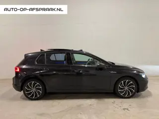 Volkswagen Golf 1.5 eTSI 5drs. Pano Sfeerlverlichting Automaat Apple Memory iQ Stoelverw.