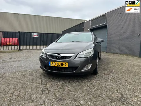 Opel Astra 1.4 Turbo Cosmo Clima Cruise Navi Leer PDC LM-Wielen.