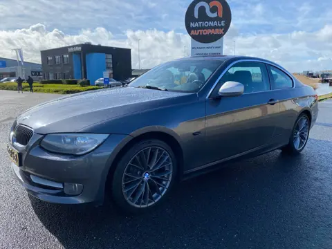 BMW 3-serie Coupé 2011 * 320i Corporate Lease Mineralgrey Edition * APK * TOP AUTO !!