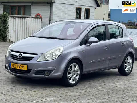 Opel Corsa 1.4-16V Cosmo,airco, parkeersensoren, km nap,aluminium velgen