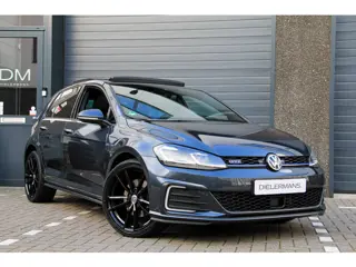 Volkswagen Golf 1.4 TSI DSG GTE Panorama dak | Full LED matrix | Keyless | 19" Pretoria | Vol in de 