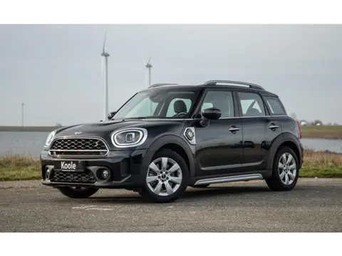 Mini Countryman 1.5 Cooper S E ALL4 Essential CAMERA / NAVI / CARPLAY / AIRCO / ZWART / STOELVERWARM