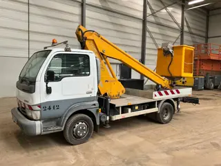 Nissan Cabstar + multitel 145 ALU (bj 2005)