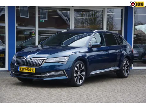 Skoda Superb Combi 1.4 TSI iV Laurin & Klement SOH 100% Panoramadak Trekhaak Stoelkoeling/verwarming