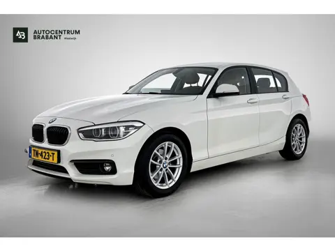 BMW 1-serie 118i High Executive (GROOT-NAVIGATIE, LEDER, STOELVERWARMING, PARKEERSENSOREN, DEALER ON