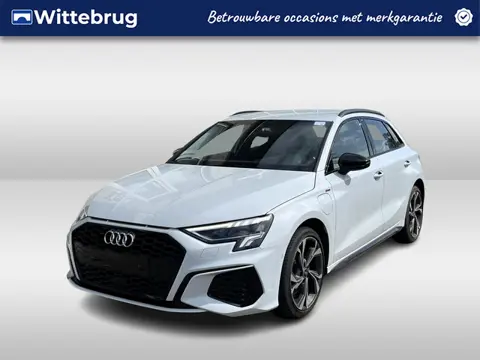 Audi A3 Sportback 40 TFSI e 2x S-Line / AUTOMAAT/ CAMERA/ PARK. SENSOREN/ LED/ SMARTPHONE INTERFACE/