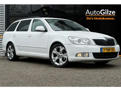 Skoda Octavia Combi 1.8 TSI Elegance Business Line Open Dak. Stoelverwarming. Trekhaak.