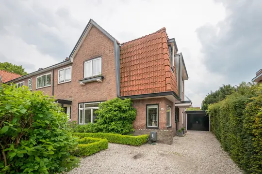 Woning aan de Multatulilaan te Hilversum