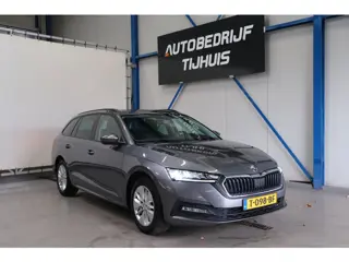 Skoda Octavia Combi 1.0 e-TSI Ambition - N.A.P. Airco, Cruise, Navi, PDC, Trekhaak.