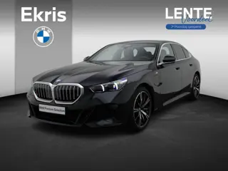 BMW 5 Serie Sedan 550e xDrive M Sportpakket | Adaptief Onderstel Professional | Driving Assistant | 