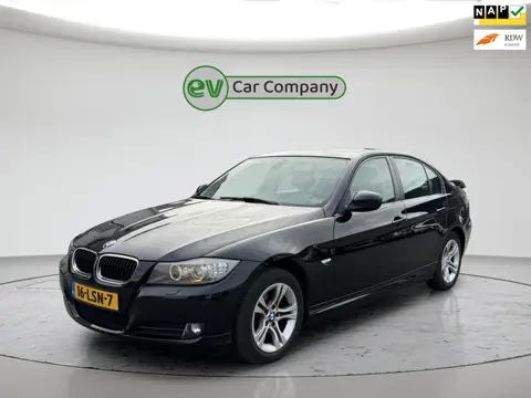 BMW 3-serie 316i Business Line | Cruise Control | Parkeersensoren | 2e Eigenaar | 2 sets banden