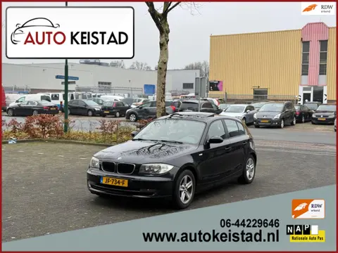 BMW 1-serie 116i 5-DEURS NAVIGATIE/SCHUIFDAK/STOELVERWARMING! NETTE STAAT!