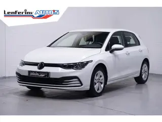 Volkswagen Golf 1.0 eTSI Life Navi Camera PDC v+a Apple Carplay NAP Rijklaar incl. 12 maanden garant