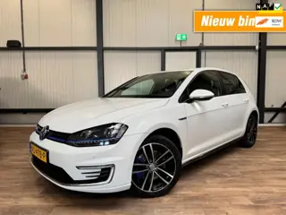 Volkswagen Golf 1.4 TSI GTE Connected Series / NAVI / CRUISE / 5-Drs /
