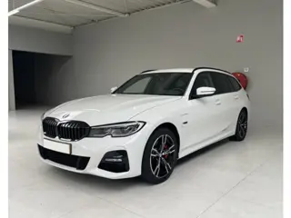 BMW 3 Serie Touring 320e xDrive M-Sport | Camera | Stoelverwarming | Head-Up | incl 12 maanden Bovag
