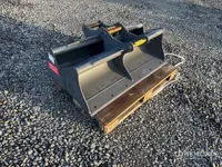 Strickland of (2) Strickland S40 1200 mm Cleanup Excavator Bu