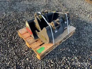 Strickland of (4) Strickland Excavator Bucket - Fits JCB 801