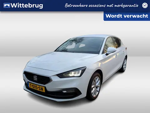 SEAT Leon 1.5 eTSI 150pk Style Business Intense / Navigatie / LM 16 inch / Park Assist / Camera / Ke