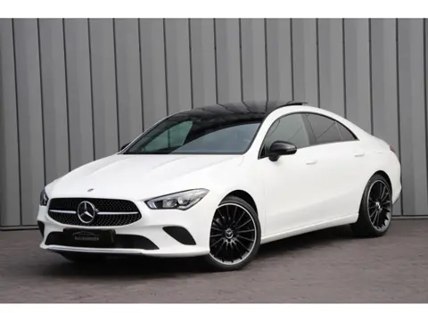 Mercedes-Benz CLA-Klasse 180 Advantage | 136PK | Panoramadak | Led | Widescreen | Carplay | Stoelver