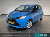 Toyota Aygo 1.0 VVT-i x-play | Navigatie | Achteruitrijcamera | Airco