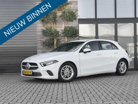 Mercedes-Benz A-klasse 180 d Business Solution Limited Half Leer Navi Trekhaak Cruise Control Stoel 
