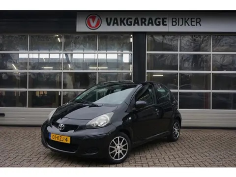 Toyota Aygo 1.0-12V Comfort nieuwe Apk! (bj 2010)