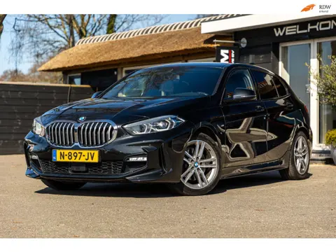 BMW 1-serie 118i High Executive M-Sport I Led I Live Cockpit Professional I Adaptive Cruise I Shadow