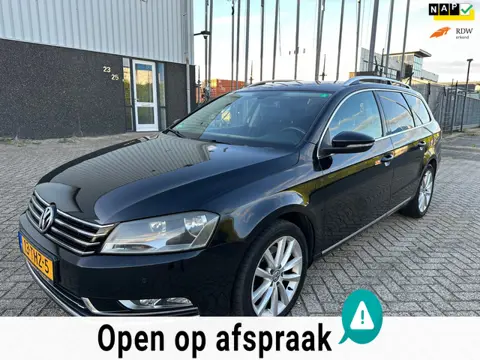 Volkswagen Passat Variant 1.6 TDI Highline BlueMotion 2012 Navi Alcantara