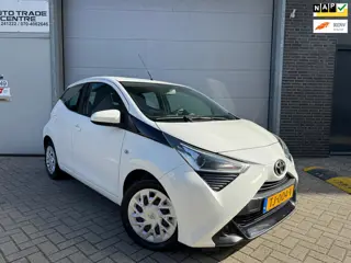 Toyota Aygo 1.0 VVT-i x-play [Facelift | Carplay | Camera | Airco | Dealer OH]