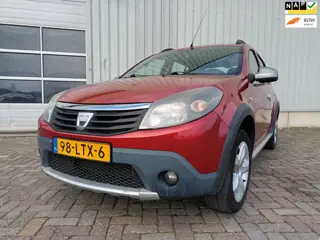 Dacia Sandero 1.6 Stepway - Start niet - Lak schade - Schade