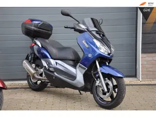Yamaha X-max 250 / Yp 250 zeer netjes en compleet Akrapovic