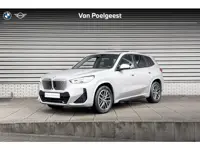 BMW iX1 eDrive20 M Sportpakket / Innovation Pack / Travel Pack / Panoramadak / Comfort Access