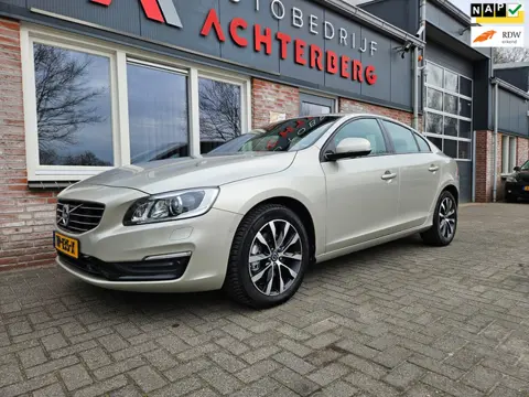 Volvo S60 1.5 T3 Polar+ Dynamic Automaat! Leer! Camera! Dealer Onderhouden! Mooie/Nette Auto!