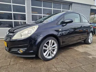 Opel Corsa 1.4-16V Enjoy A.P.K. tot eind APRIL 2027 !!!