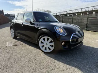 MINI Mini 1.5 Cooper Pepper. JCW interieur,17",Climate,cruise.