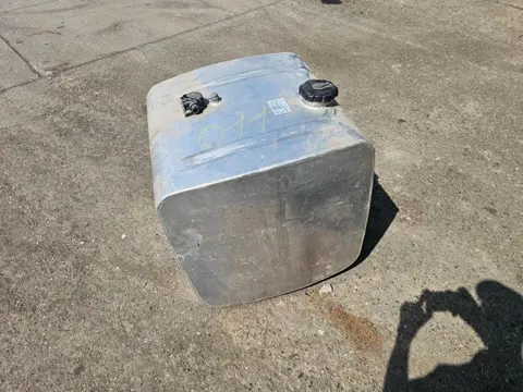 ACGB 787 Mercedes Actros Brandstoftank Mercedes Actros – 290L – ACGB 787 – Diesel Tank – Truck Onder