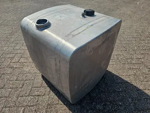 MAN Mercedes Actros Brandstoftank Mercedes Actros – 290L – MAN – Diesel Tank – Truck Onderdeel PM250