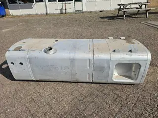 MAN Brandstoftank 595 Liter MAN Brandstoftank 595L – Diesel Tank – Truck Onderdeel – Grote Tank PM25